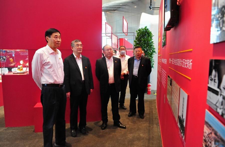 ϸ С֮·ףй100չ.jpg