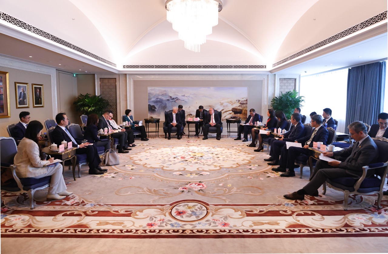 20241021775328.jpg 发外网新闻照片 渣打碰面.jpg